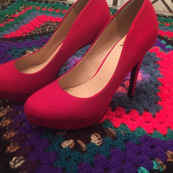 Red Stiletto - Picture 6 of 6